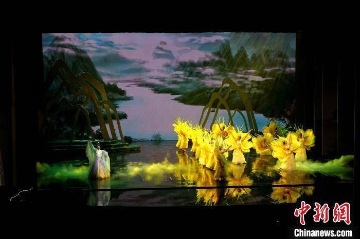 找工作不顺利，我不想找工作了以后在家啃老了，这样也不会参与社会竞争，也不抢你们的工作了，你高兴吗？游戏画面